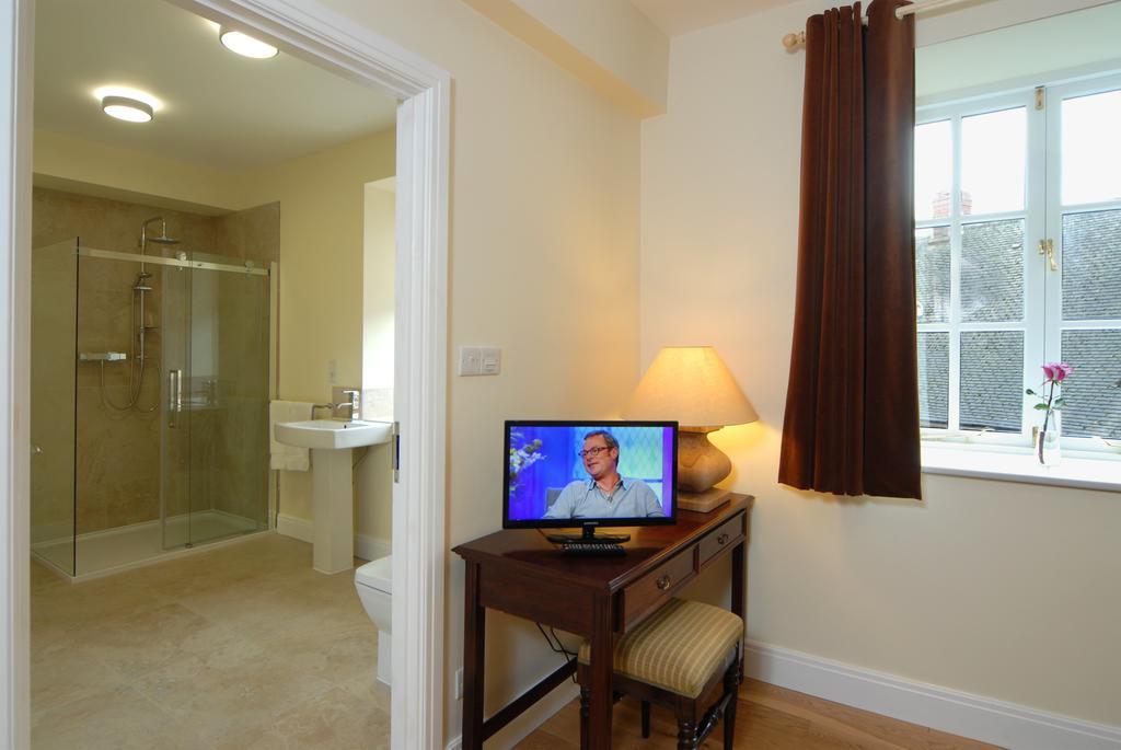 Unicorn Aparthotel Suites Stow-on-the-Wold Room photo