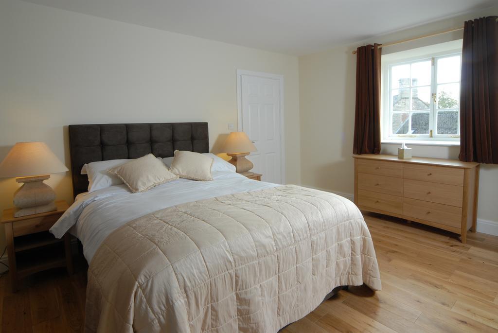 Unicorn Aparthotel Suites Stow-on-the-Wold Room photo